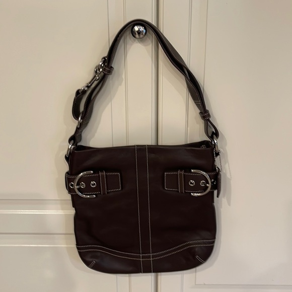 Chocolate leather coach shoulder bag - Picture 1 of 5